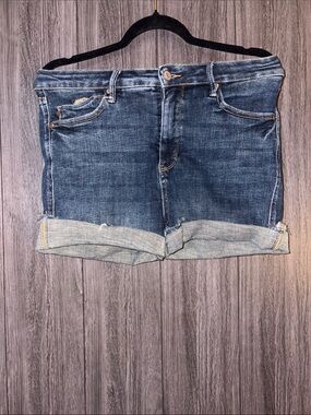 Judy Blue Classic Mid-Rise Denim Shorts in Blue
